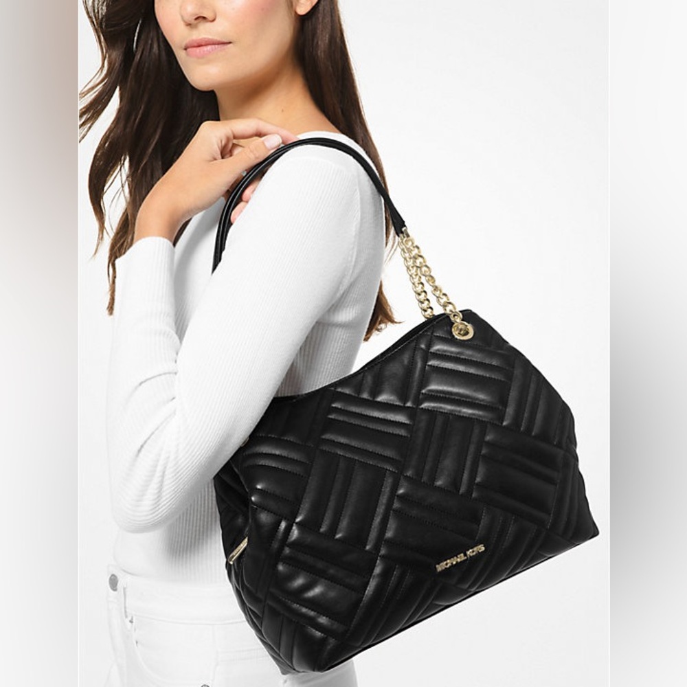 MICHAEL KORS Peyton Large Quilted Tote Bag black with gold hardware EUC